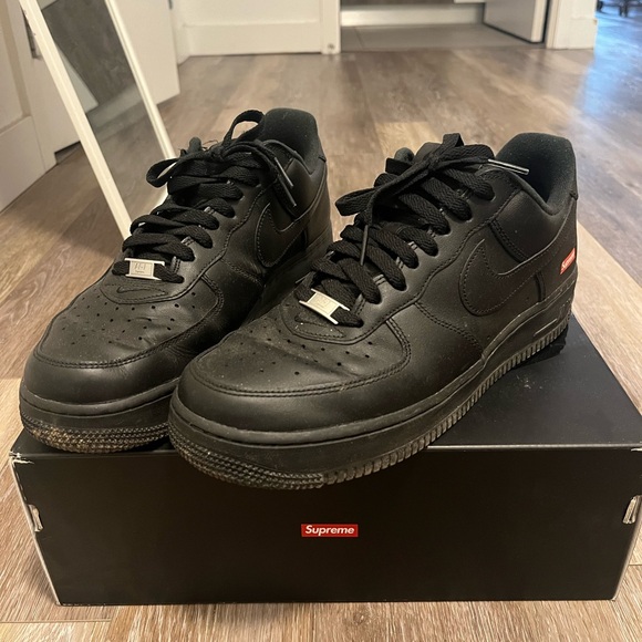 Nike Air Force 1 Low, Supreme, Black size 9.5 US - Picture 4 of 5